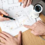 Cum se instalează și configurează senzorii pentru sistemele de automatizare